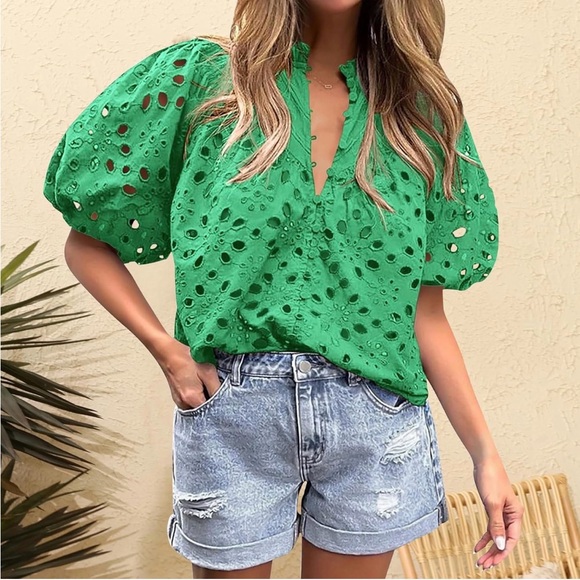 Green Eyelet Puff Sleeve Top Sz M - Picture 2 of 6